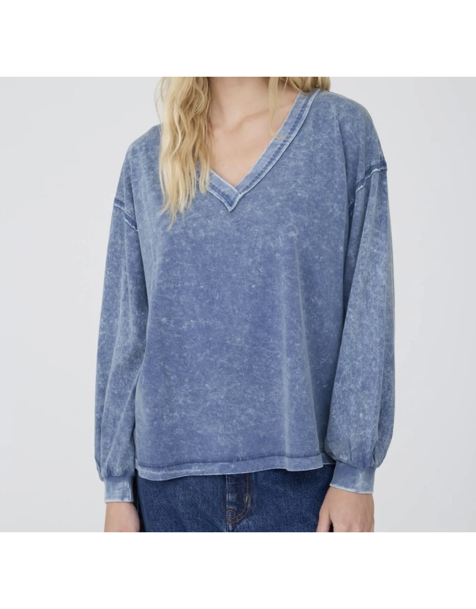 Blu pepper Washed Inverted Seam L/S knit top