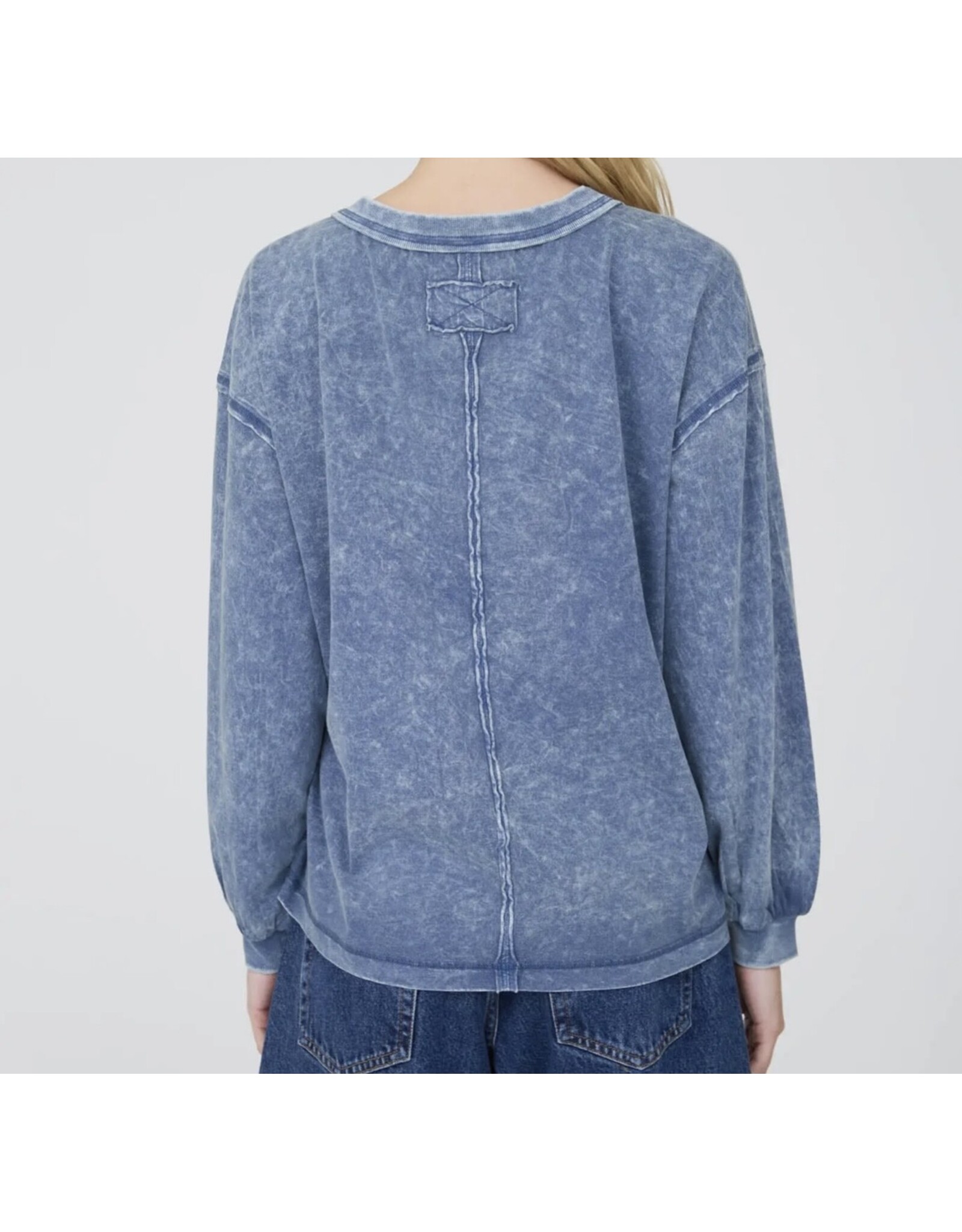 Blu pepper Washed Inverted Seam L/S knit top