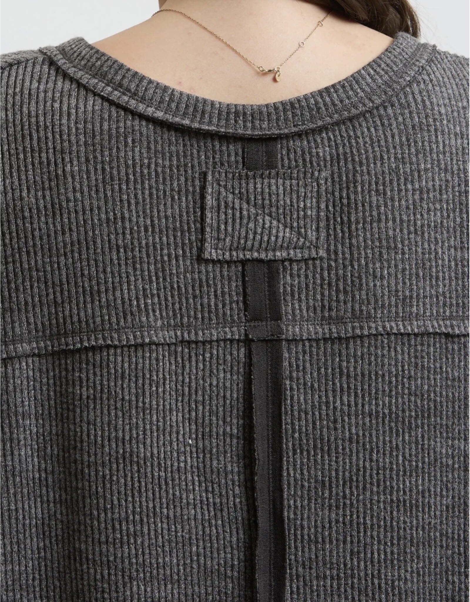 Blu pepper V Neck Asymmetrical Hem L/S Top