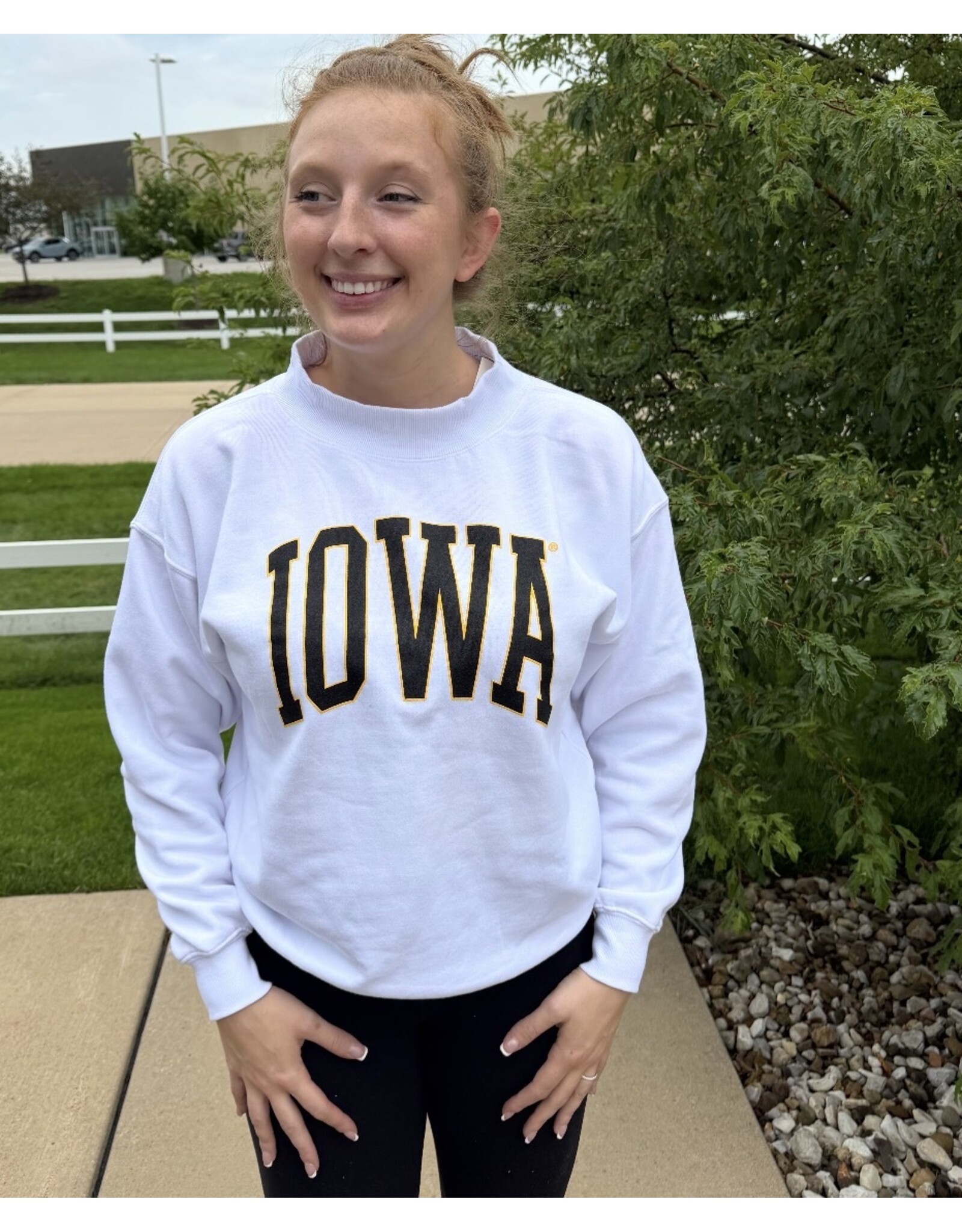 Mock neck IOWA sweatshirt