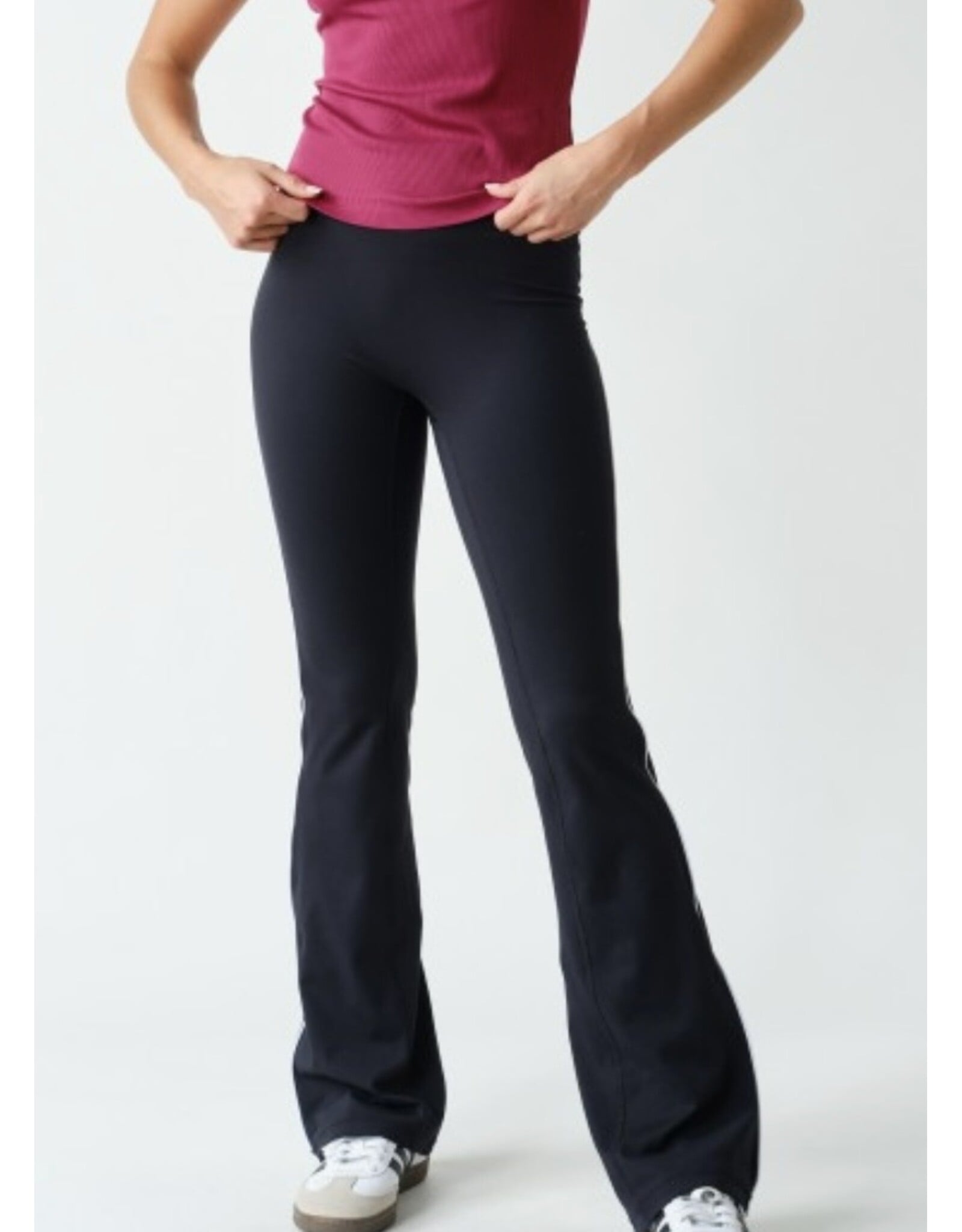 mono b Venice contrast piping flare pants
