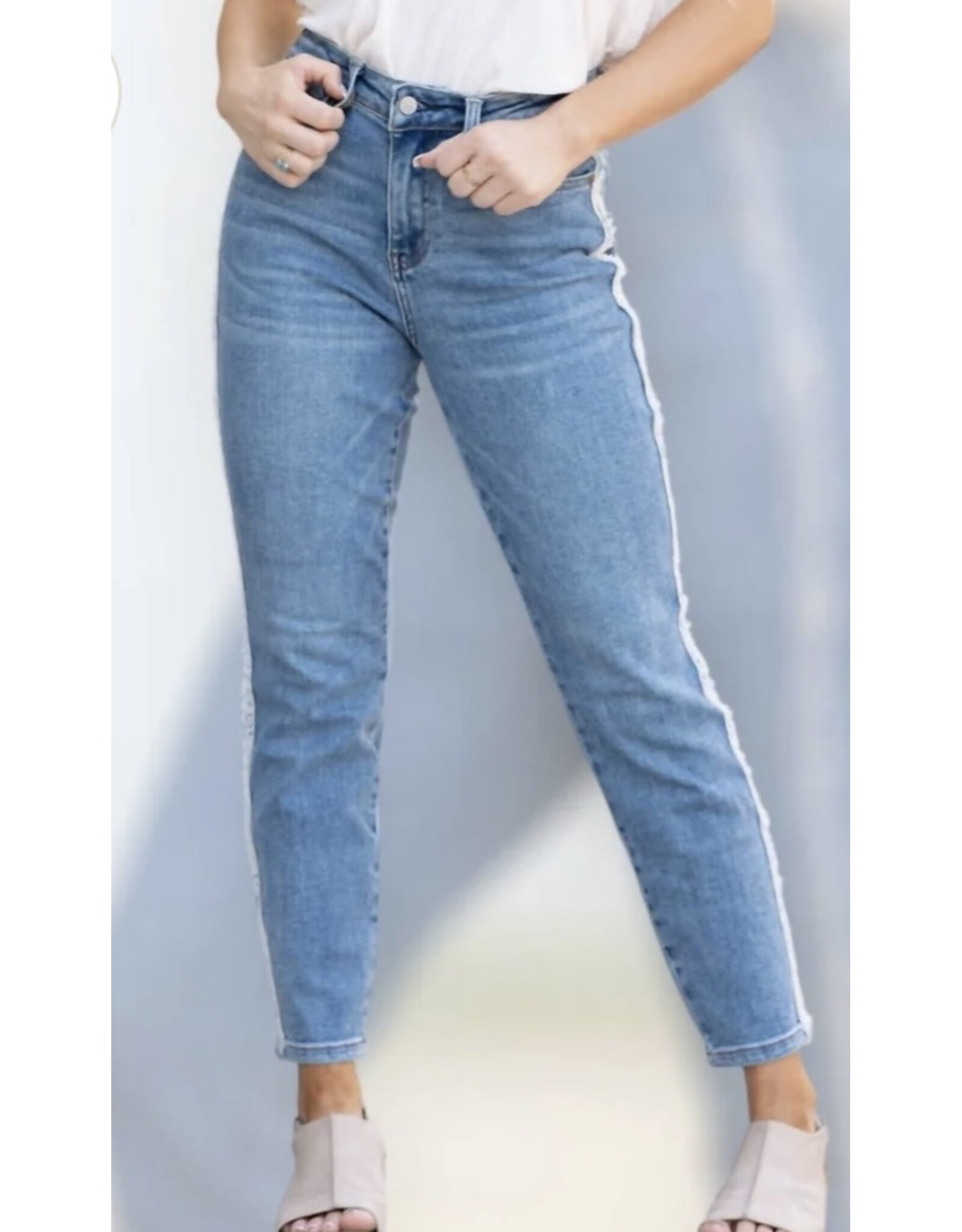 Judy Blue JB HW Slim w/ fray side detail