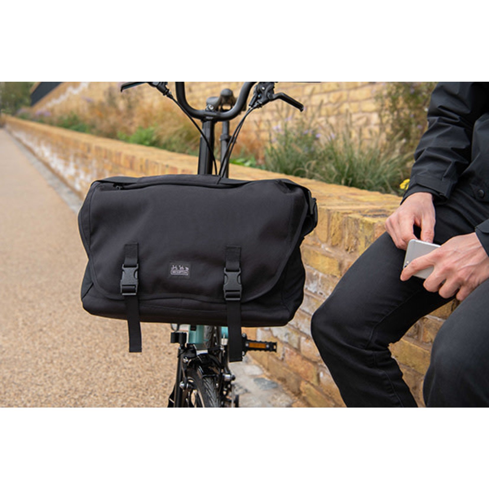 Brompton Metro Waterproof L Messenger Bag includes cover and frame Black -  J.C. Lind Bike Co.