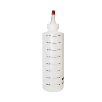 BaByliss PRO Bouteille graduée avec embout applicateur (227ml/8oz) BaByliss PRO Bouteille graduée avec embout applicateur (227ml/8oz)