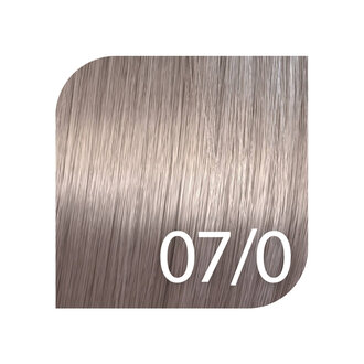 Wella Shinefinity 07/0 - Medium Blonde Natural / Wella Shinefinity Zero Lift Glaze Demi Permanent Gel-Cream Color (60ml/2.0oz)