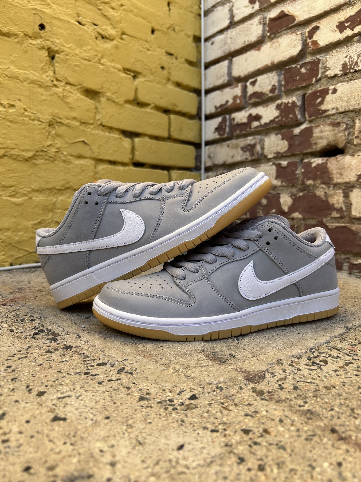 THE NIKE SB "WOLF GREY GUM" DUNK LOW RAFFLE