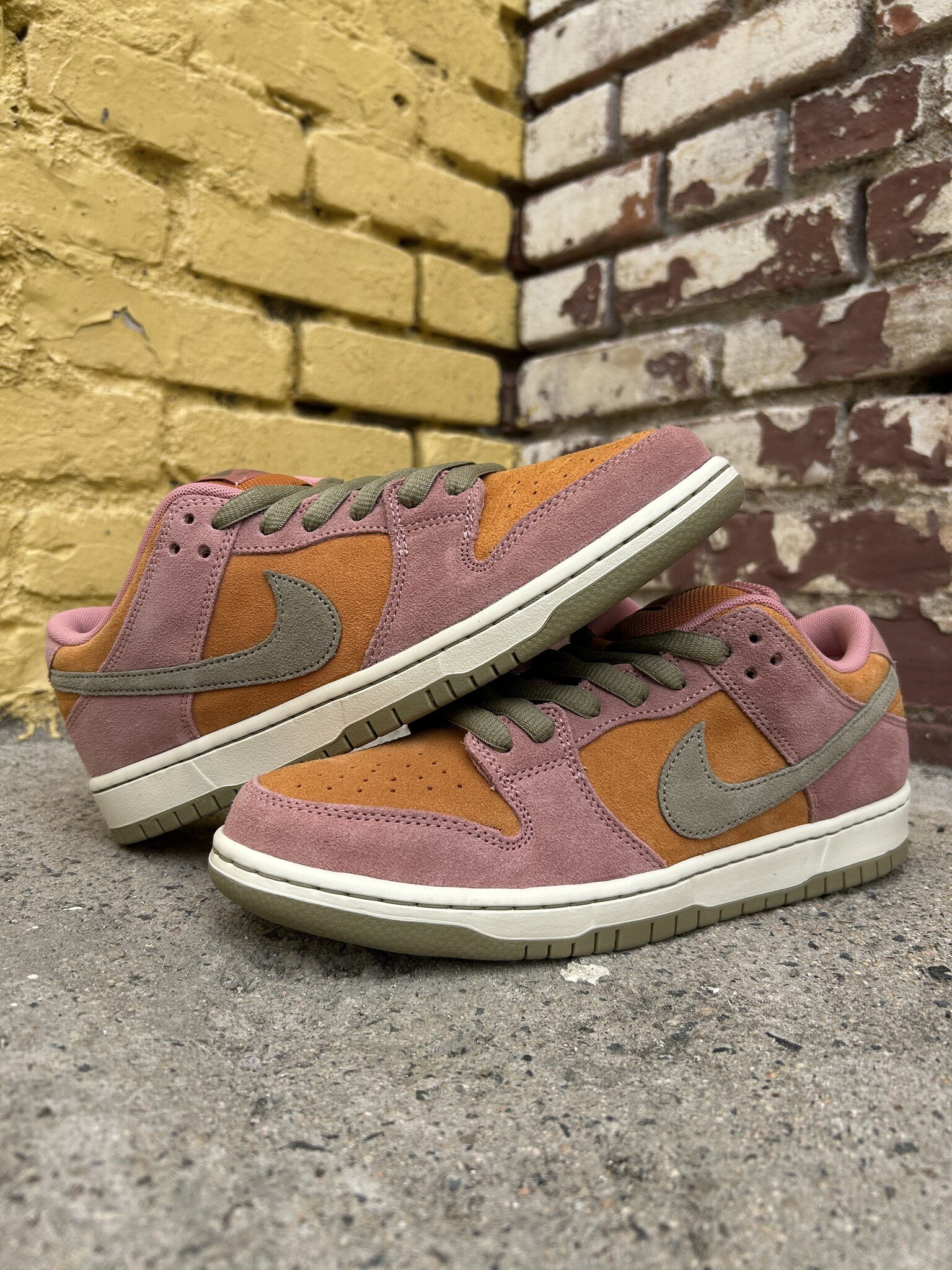 STIX SGV X NIKE SB "RED STARDUST" DUNK LOW RAFFLE