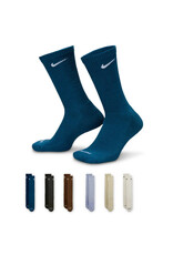 Nike SB Nike Socks Everyday Plus Cushioned Training Crew Winter 25 Large (6-Pack)