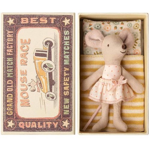 Maileg Maileg Little Sister Mouse in Box - Yellow Blanket Maileg Maileg Little Sister Mouse in Box - Yellow Blanket