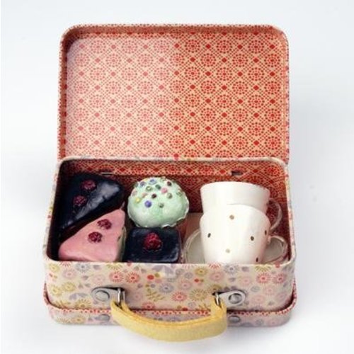 Maileg Maileg Suitcase with Cupcakes and Cups Maileg Maileg Suitcase with Cupcakes and Cups