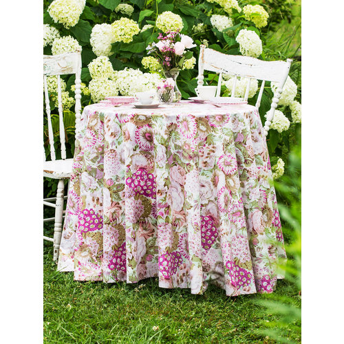 April Cornell Spring Gathering Round Vintage Tablecloth April Cornell Spring Gathering Round Vintage Tablecloth