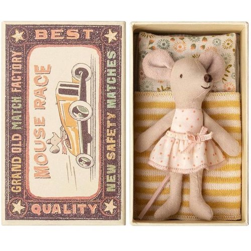 Maileg Maileg Little Sister Mouse in Box - Yellow Blanket Maileg Maileg Little Sister Mouse in Box - Yellow Blanket