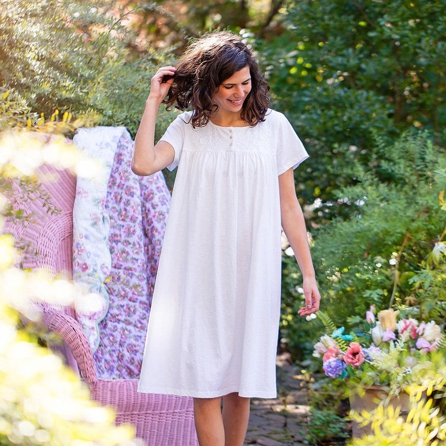 Robes, Nightgowns & Dresses