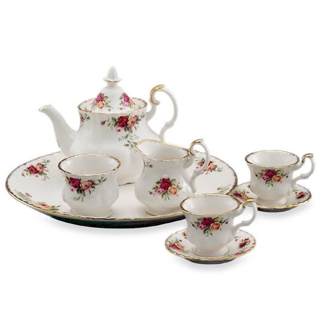 Old Country Roses 9 Piece Le Petite Tea Set