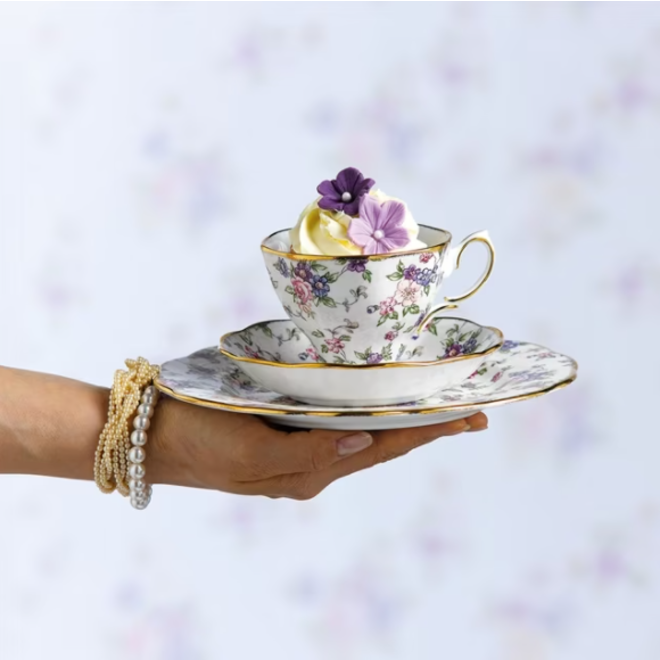 Royal Albert 100 Years 1940-English Chintz (Teacup, Saucer