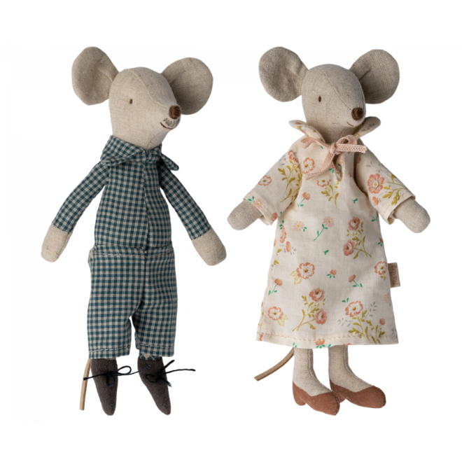 Grandma & Grandpa Mice in Cigarbox