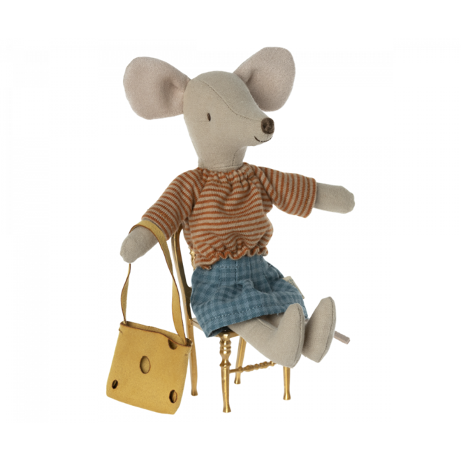Mum Mouse with Yellow Bag