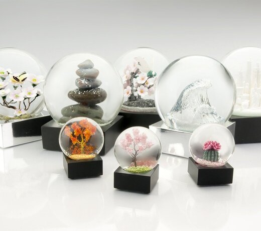 Snowglobes & Home Accents