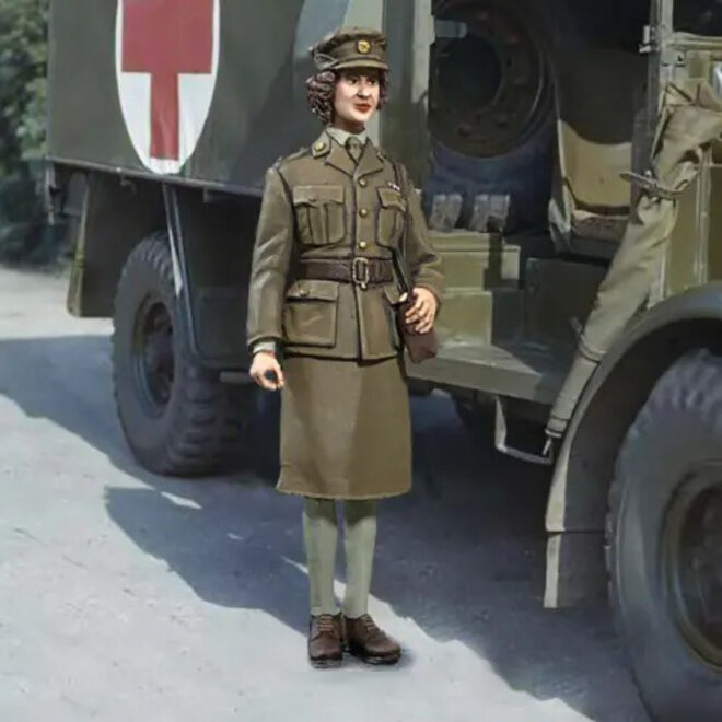 Princess Elizabeth in ATS Uniform, 1944–45 Figurine