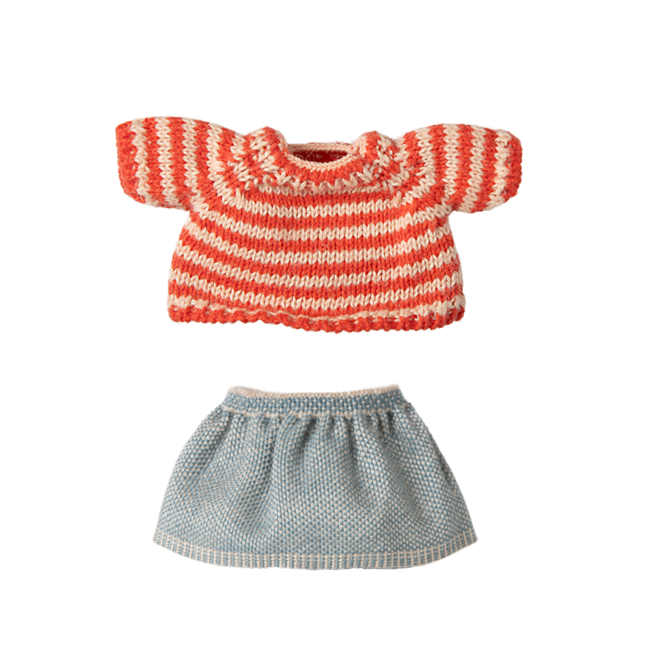 Knitted Sweater & Skirt, Big Sister Mouse