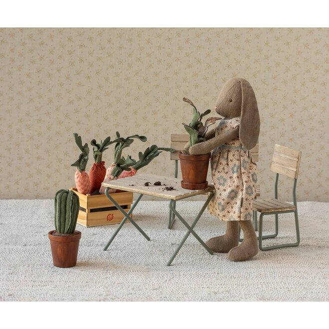 Flower Pot With Plant, Miniature