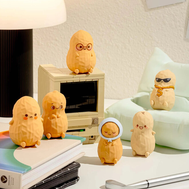 Peanut Familia Figure Blind Box