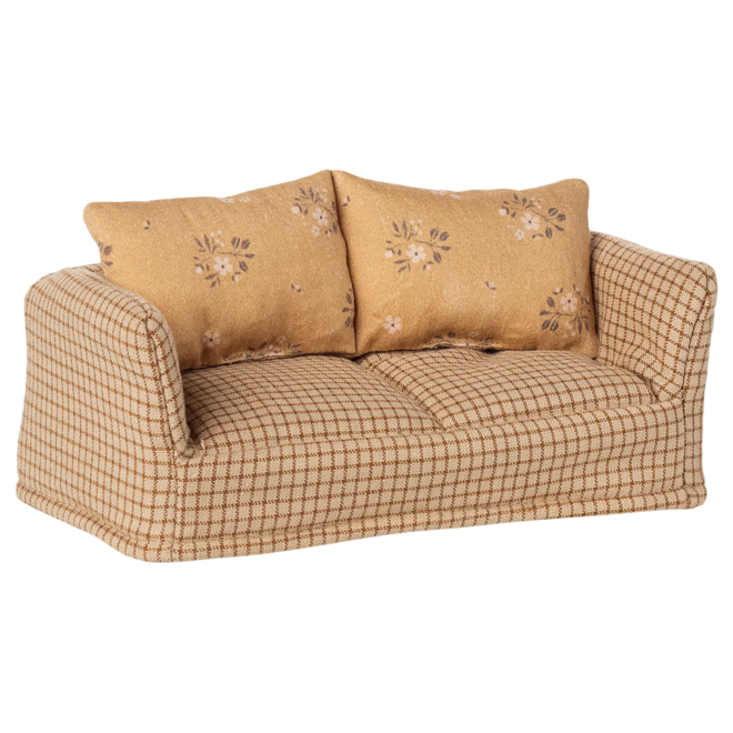Couch, Mouse - Mable