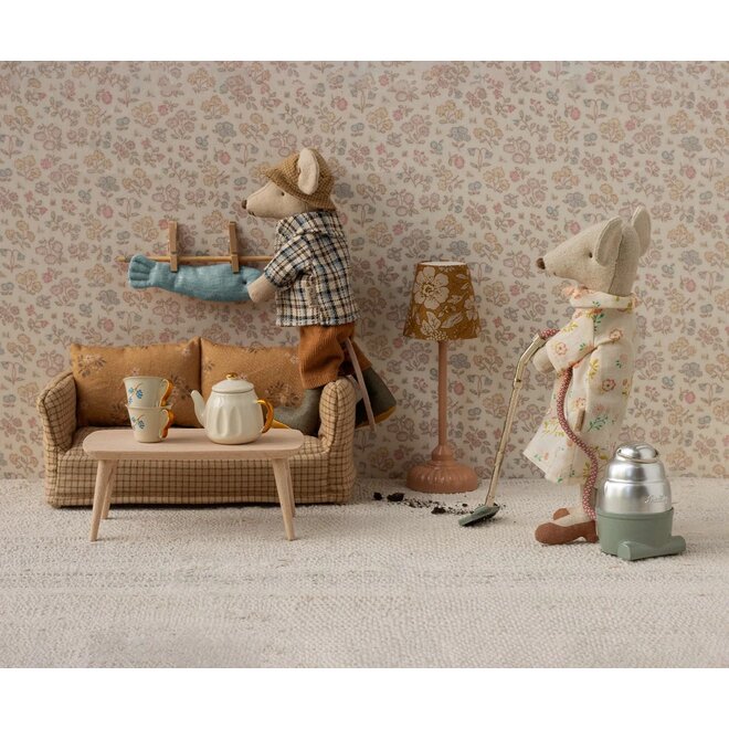 Coffee Table, Mouse - Nature