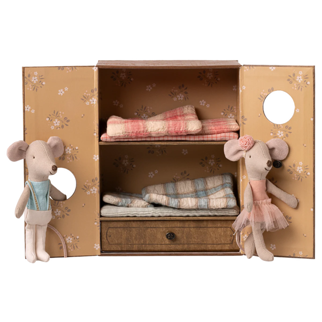 Ballet Mice in Dance Studio, Little Sister and Brother