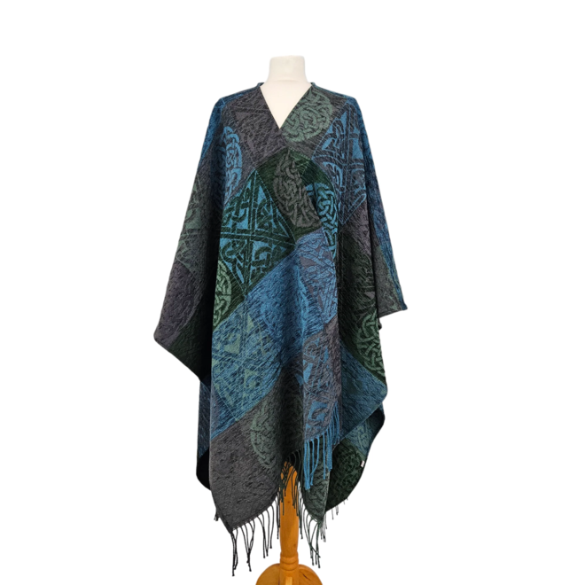 Calzeat of Scotland Celtic Knot Skye Ruana