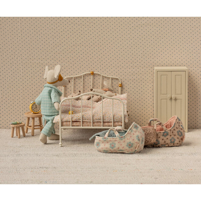 Vintage Bed, Mouse - Off-White