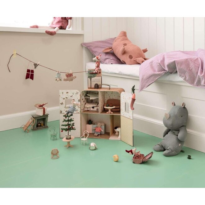 SuitCasa Mouse House