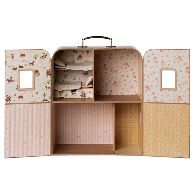 SuitCasa Mouse House