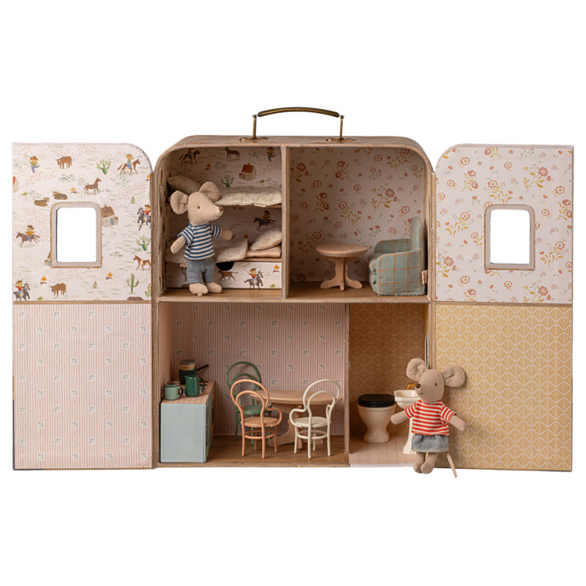 SuitCasa Mouse House
