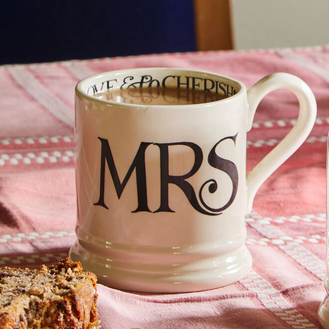 Black Toast Mrs 1/2 Pint Mug