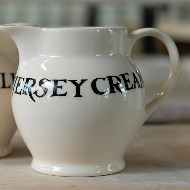 Black Toast Jersey Cream 1/2 Pint Jug