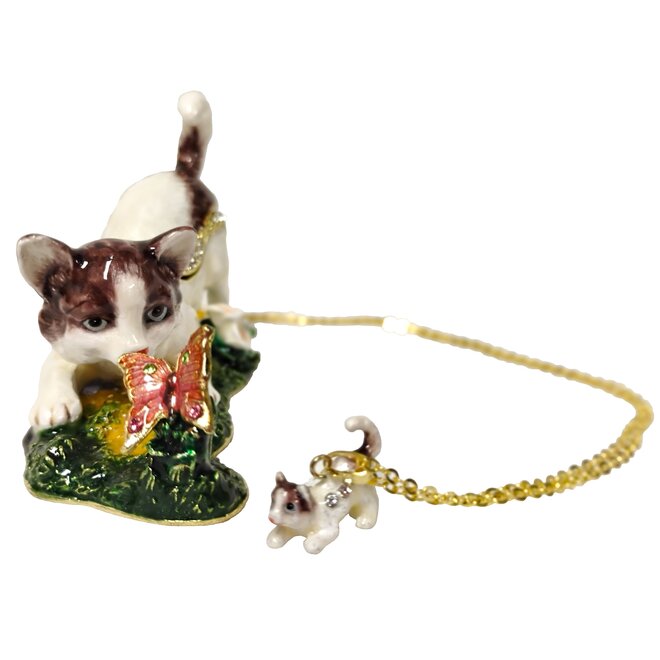 Kingspoint Designs Playing Around Cat