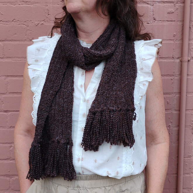 Dark Brown Ribbed Scarf With Fringe
