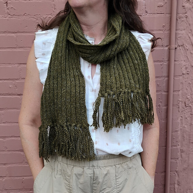 Moss Green Ribbed Scarf With Fringe