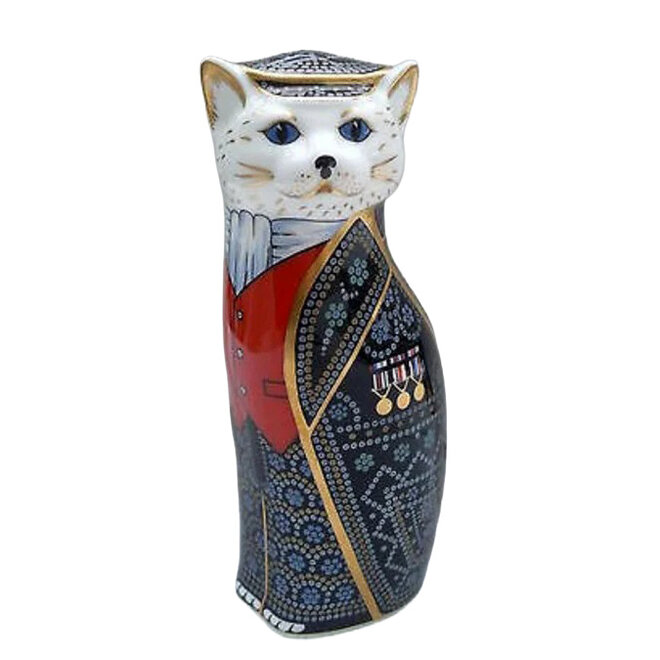 Diamond Jubilee Pearly Cat Paperweight, Queen