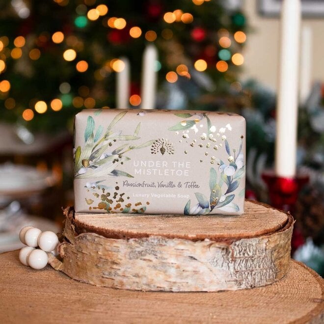 English Soap Co. Under the Mistletoe Large Gift Bar Soap