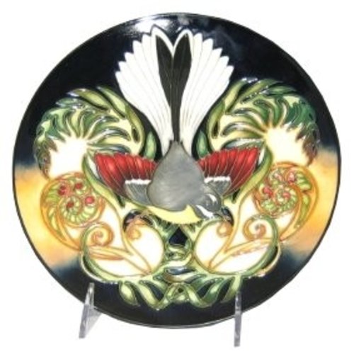 Moorcroft Pottery Moorcroft New Zealand Plate 783/8 Moorcroft Pottery Moorcroft New Zealand Plate 783/8