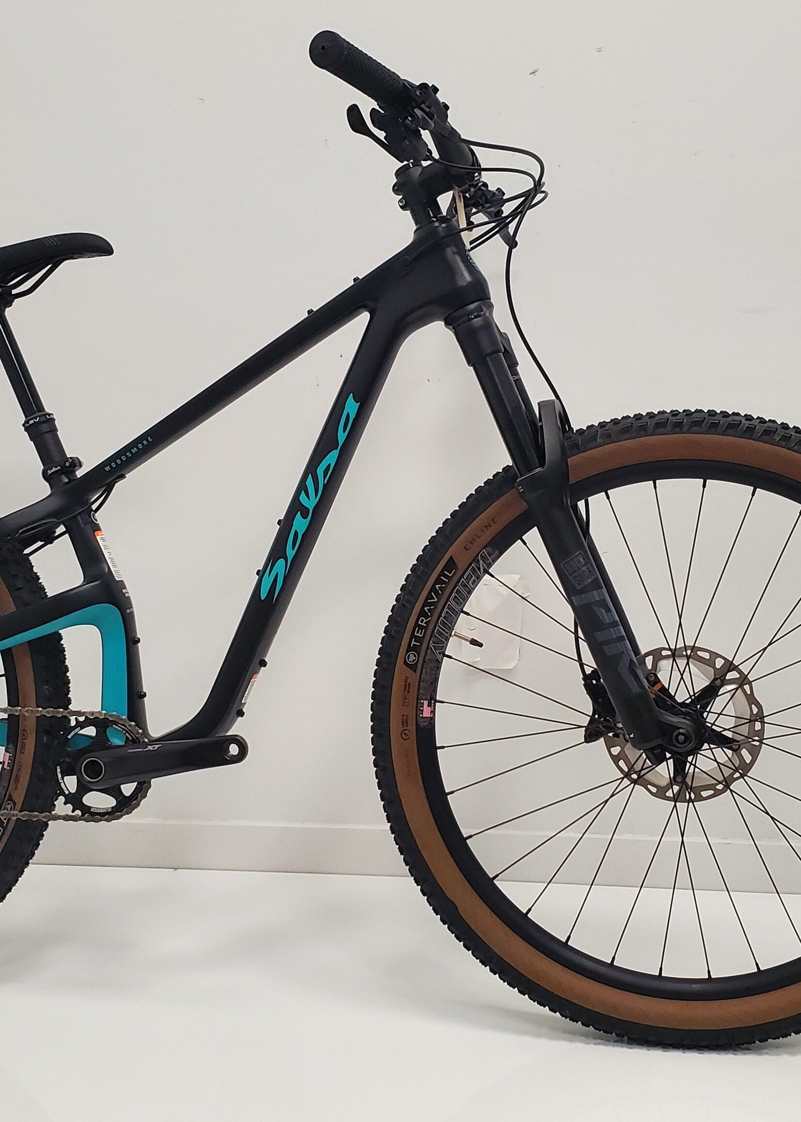 Salsa 2018 Salsa Woodsmoke Carbon 27.5 Custom Build ( Shimano XT, Pike RC, Velocity blunt 35)   Black and turquoise Xsmall