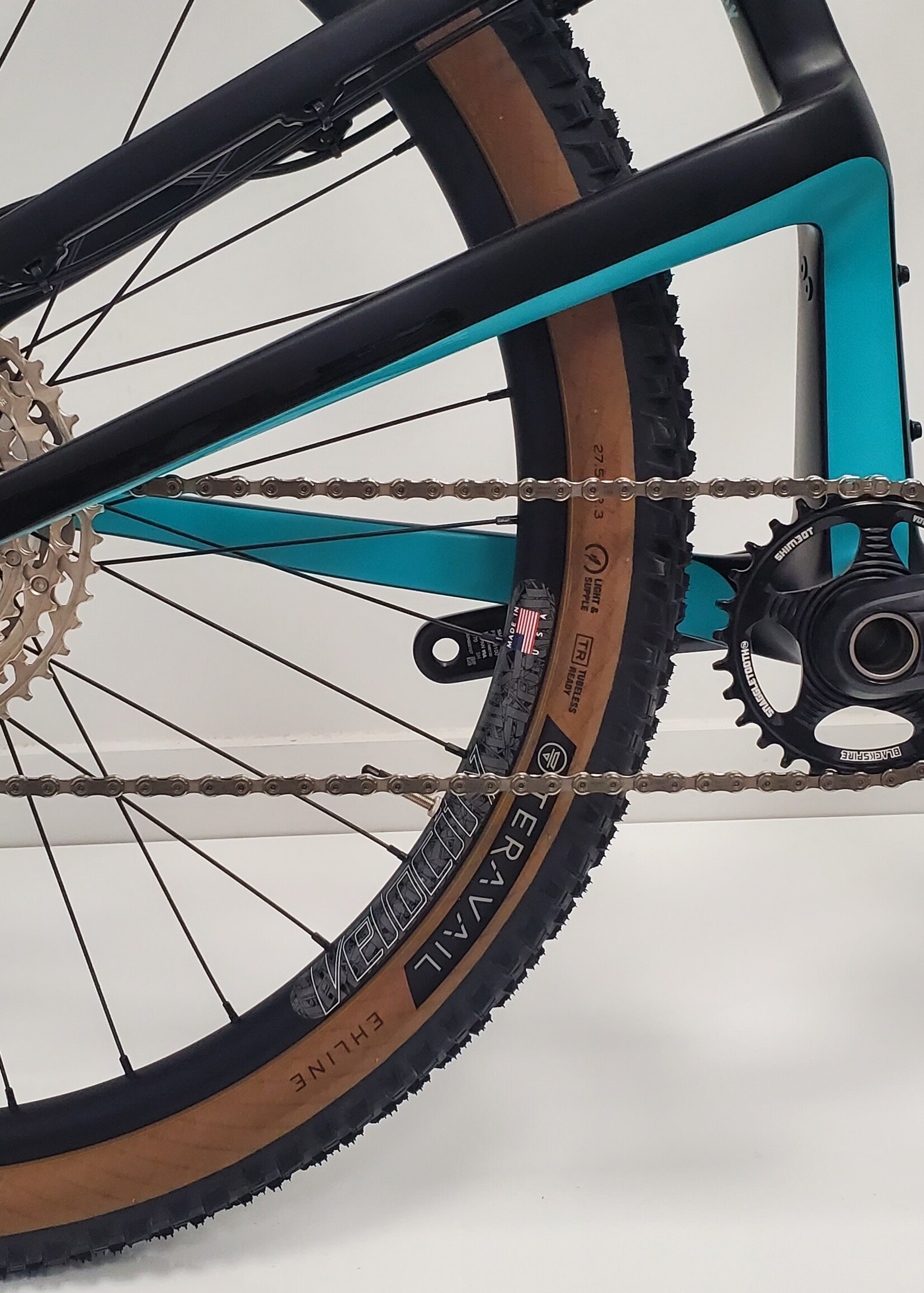 Salsa 2018 Salsa Woodsmoke Carbon 27.5 Custom Build ( Shimano XT, Pike RC, Velocity blunt 35)   Black and turquoise Xsmall