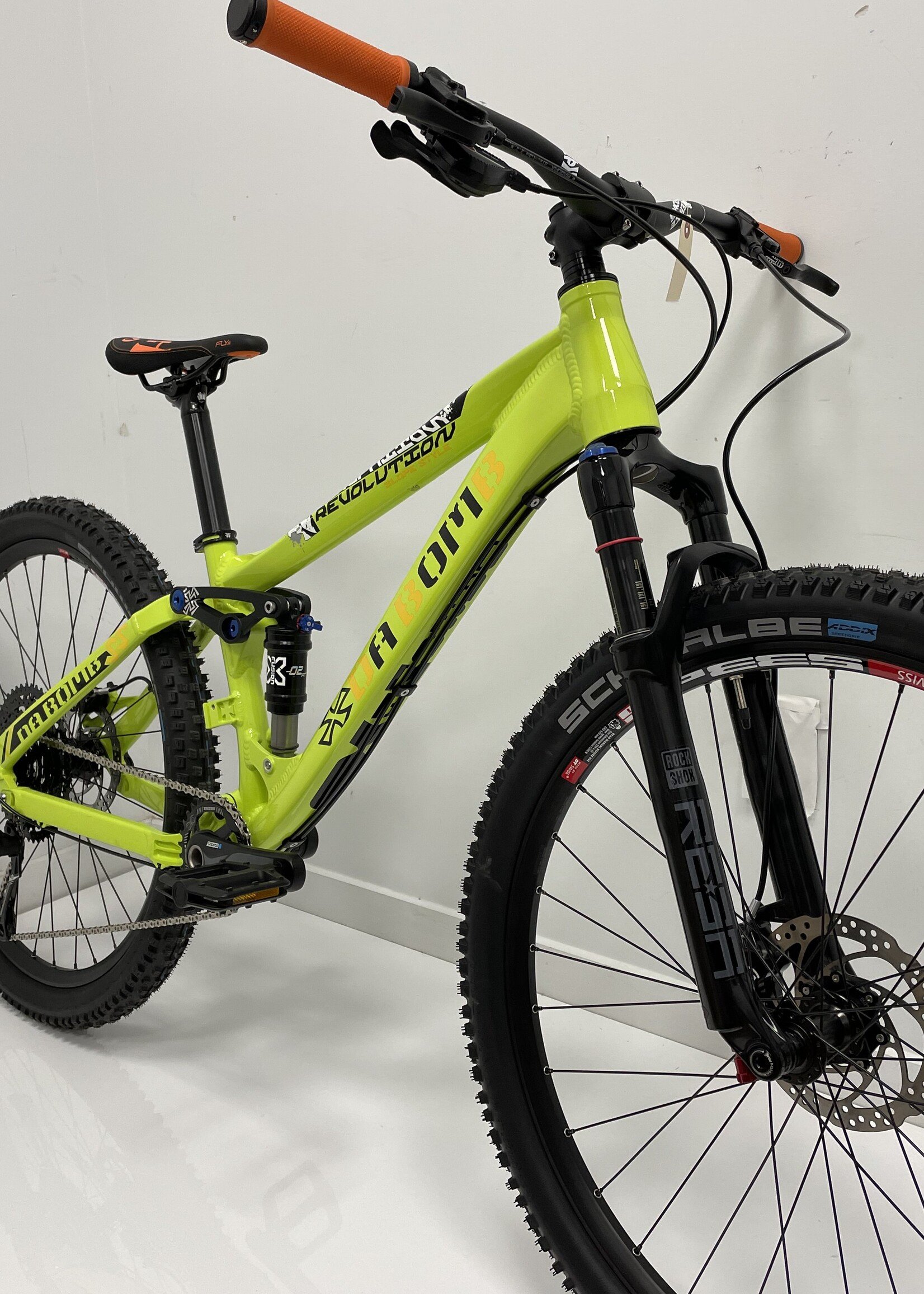 2021 Dabomb Revolution 26po - Custom Build (Reba, Magura mt30, Box Prime 9 ) - Neon Yellow - 13.5in