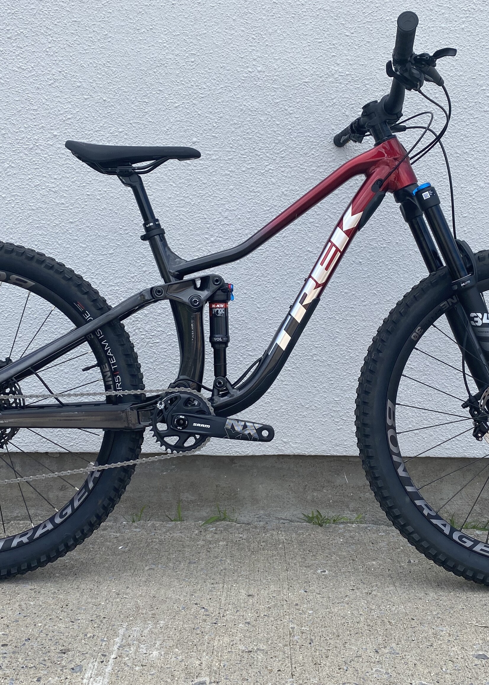 2022 Trek Fuel EX Alu custom build ( Fox 34 / NX eagle / G2 ) - Red and Black - Small ( roues 27.5po )