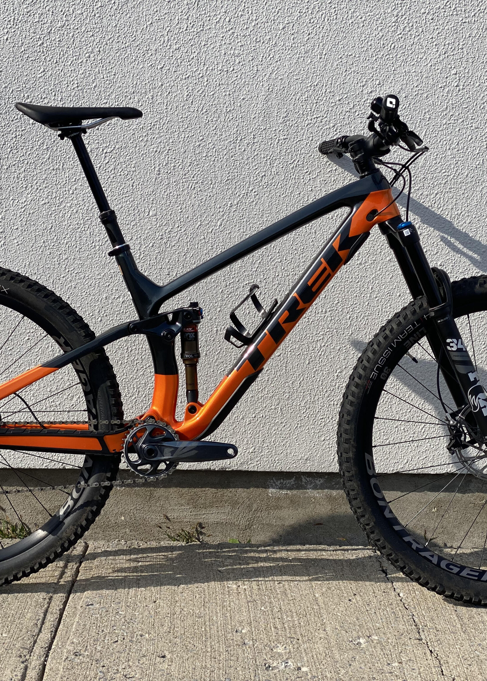 TREK Demo 2022 Trek Fuel EX Gen 5 Carbone Montage maison - Gris et orange (Lithium Grey/Factory Orange) - GX Eagle / Fox 34 / G2 RSC / Large - 29"