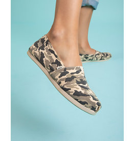 WOMANS OLIVE CAMO CUPSOLE SHOE