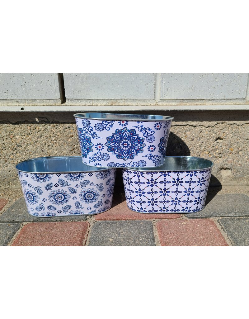 BLUE/WHITE OVAL PLANTERS