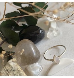 PIKA & BEAR PALAWAN MOTHER OF PEARL RING